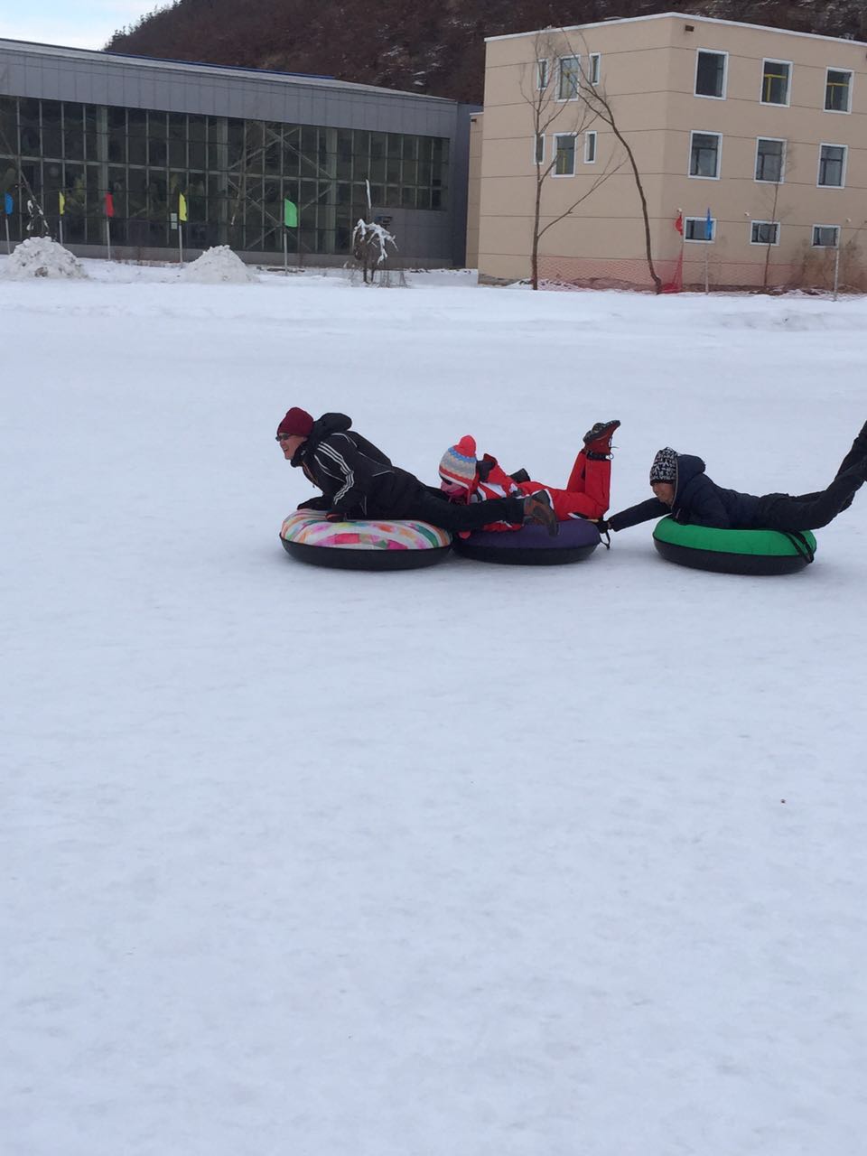 黑龍江大灣滑雪場冰雪樂園成功開幕，河北迪特加油助威
